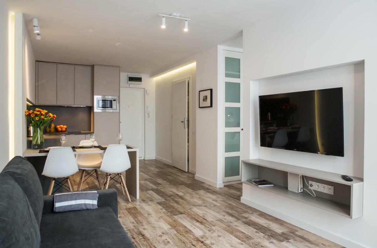 Center Zelazna, Next To Warsaw's Business District & Fabryka Norblina, By Warsawskyline Apartment Warschau