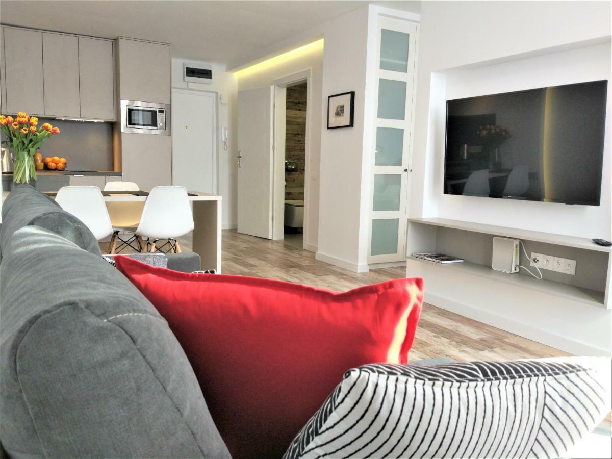 Center Zelazna, Next To Warsaw's Business District & Fabryka Norblina, By Warsawskyline Apartment Warschau